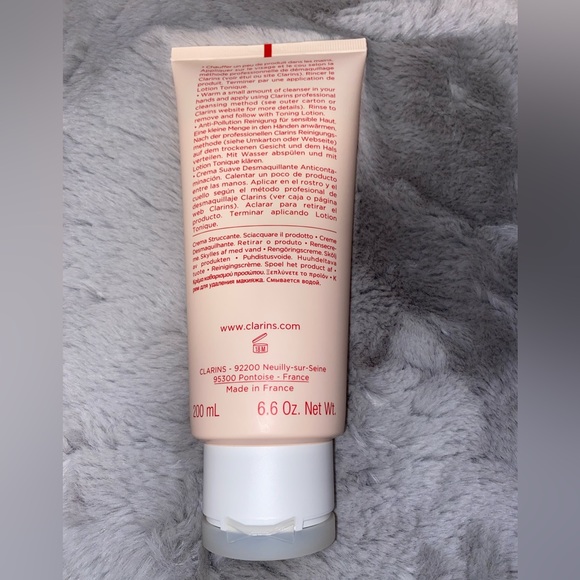 Clarins Extra-Comfort Anti-Pollution Cleansing Cream 200ml - Picture 2 of 2